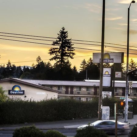 Days Inn By Wyndham Portland Central Bagian luar foto